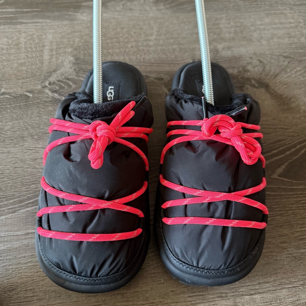 UGG Spaceslider Tech Slide - Black/Pink - Size 9 - Picture 2 of 8